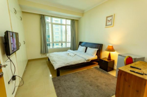 Lovely Spacious Rooms For Ladies in Marina للفتيات فقط
